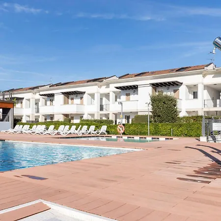 Apartment Welcoming Flat With Swimming Pool And Solarium *