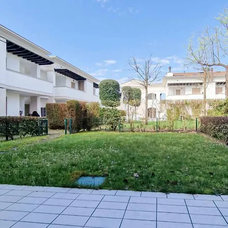 Apartment Welcoming Flat With Swimming Pool And Solarium